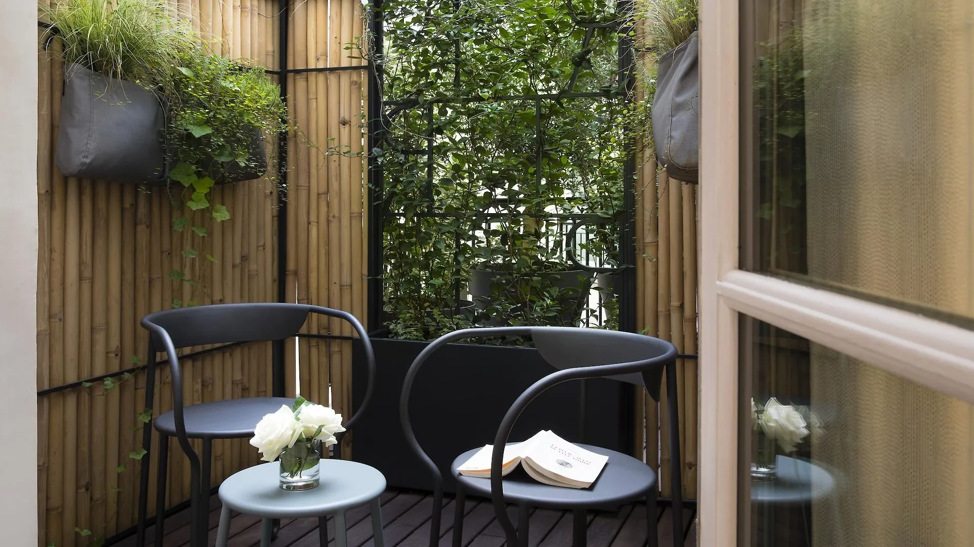 Hotel R De Paris - Boutique Hotel France